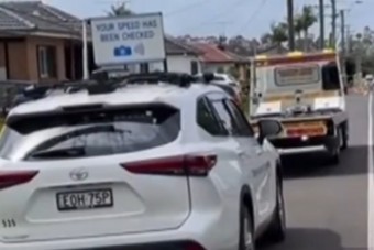 Bakot lőttek a traffipaxozásnál, majdnem a lopós autó is lecsapott