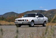 Ennyire tökéletes BMW-t találni lehetetlen! – BMW 520i E34, 1989 56