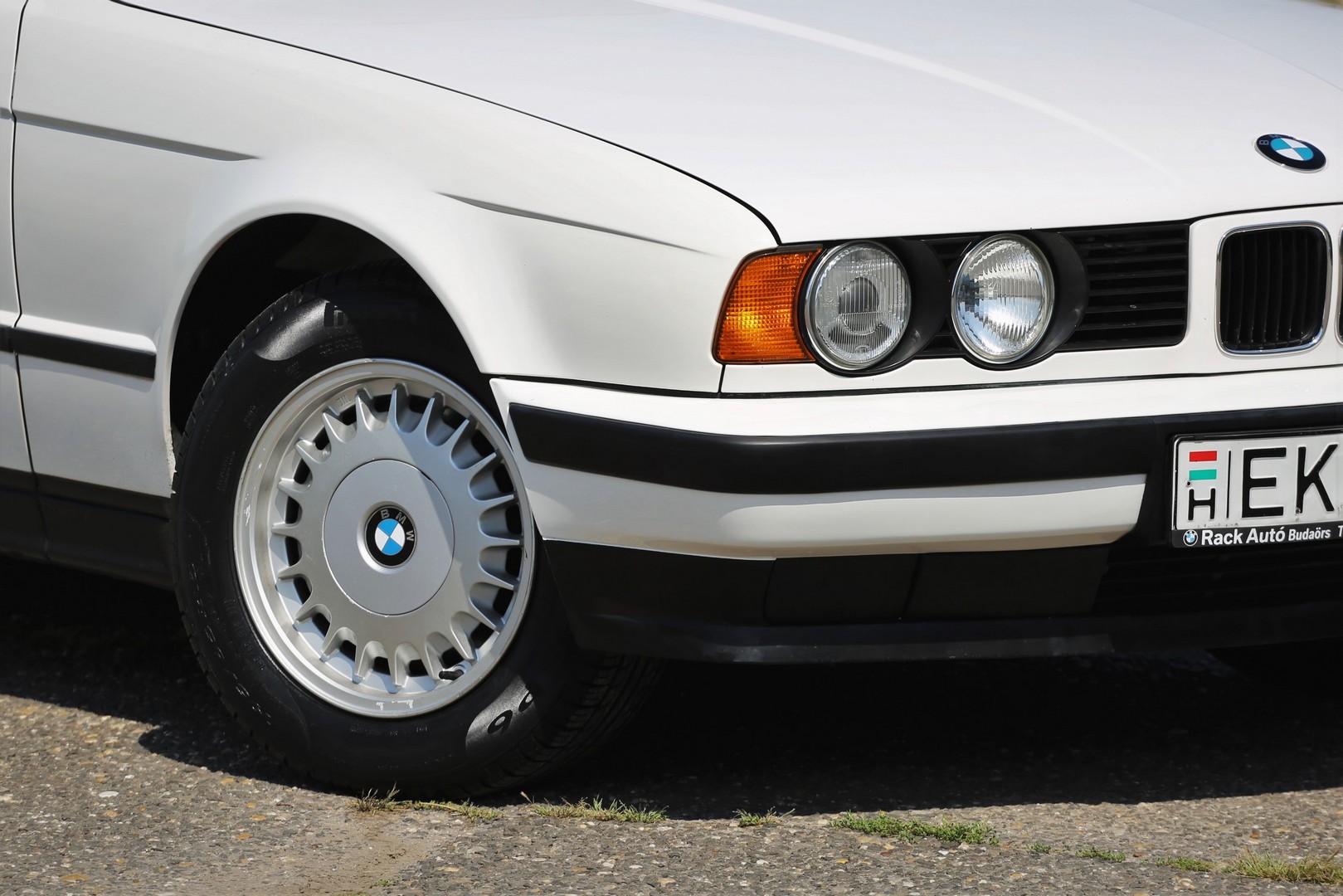 Ennyire tökéletes BMW-t találni lehetetlen! – BMW 520i E34, 1989 10