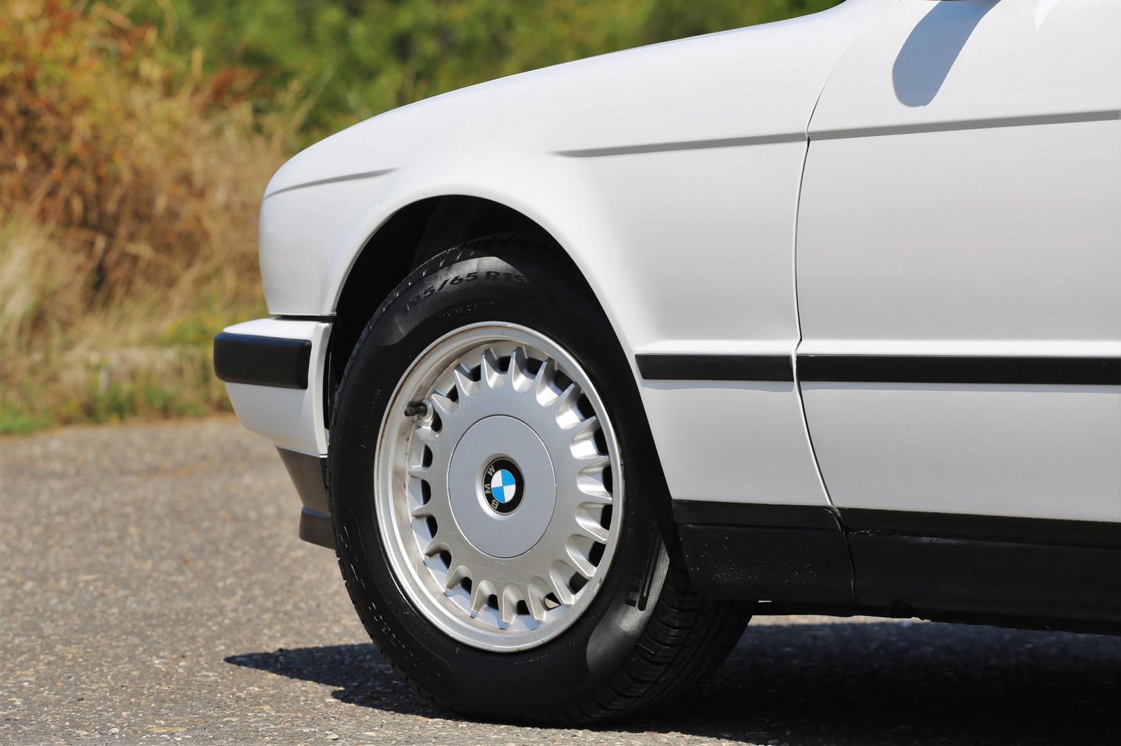 Ennyire tökéletes BMW-t találni lehetetlen! – BMW 520i E34, 1989 17