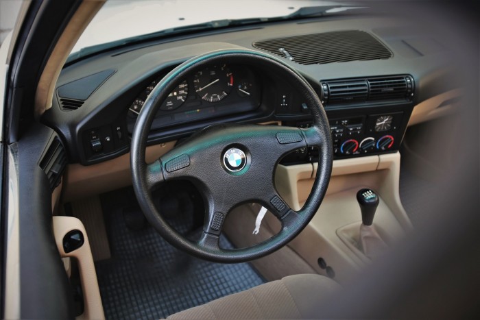 Ennyire tökéletes BMW-t találni lehetetlen! – BMW 520i E34, 1989 9