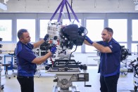 Már gyártja hidrogén-üzemanyagcellás rendszerét a BMW 16