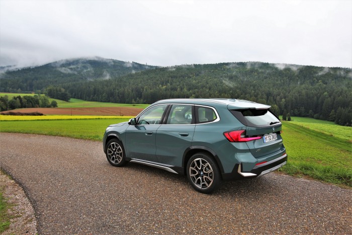 Jobban csinálja, mint a nagyok? – BMW X1 és iX1 12
