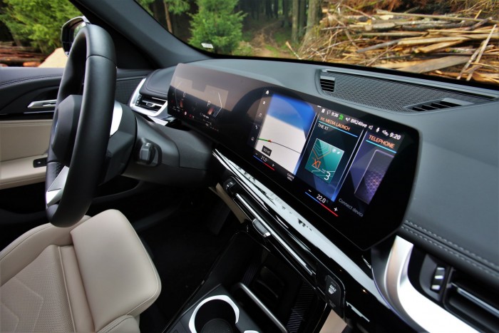 Jobban csinálja, mint a nagyok? – BMW X1 és iX1 11