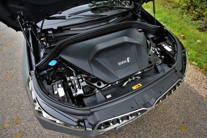 Jobban csinálja, mint a nagyok? – BMW X1 és iX1 13