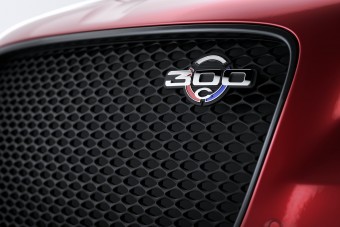 Klasszikus izommotorral búcsúzik egy autóipari legenda