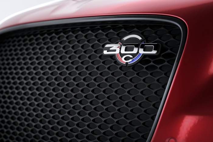 Chrysler 300C 6.4 Hemi V8 2023 - Vimarsana News