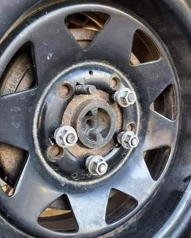 12 friss fotó érkezett a tákolás sírva röhögős poklából 7