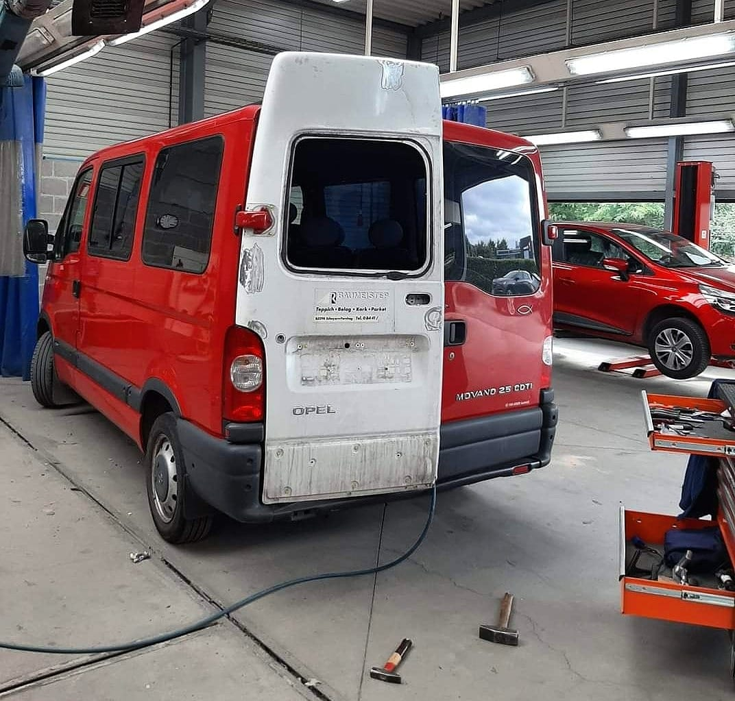 12 friss fotó érkezett a tákolás sírva röhögős poklából 8