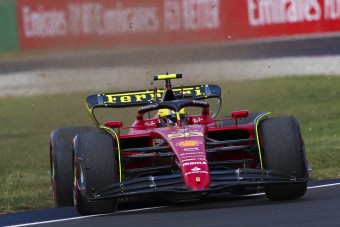 F1: Újabb rajtbüntetés, a mezőny végére küldik a Ferrarit