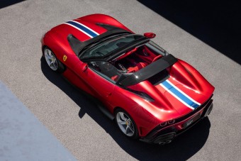 Újabb egyedi csodát épített a Ferrari