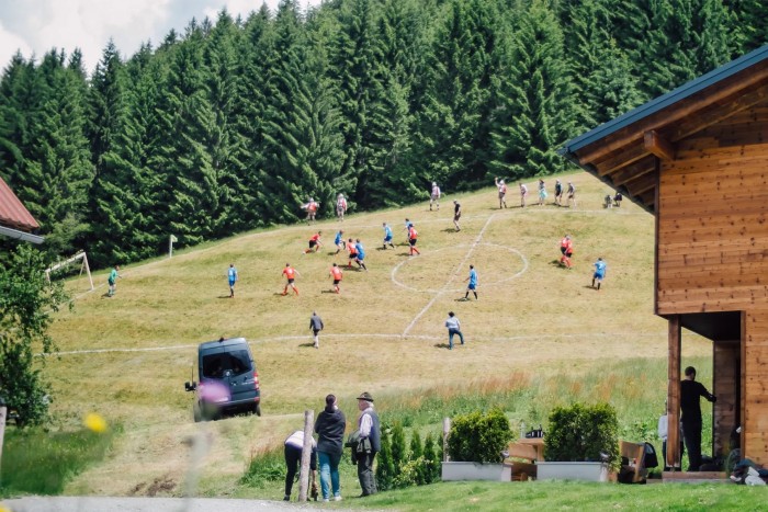 Lehetetlen helyen fociznak ezek az emberek