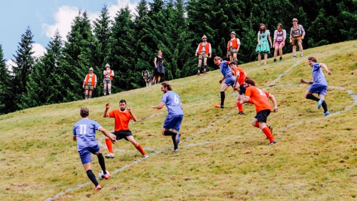 Lehetetlen helyen fociznak ezek az emberek 1