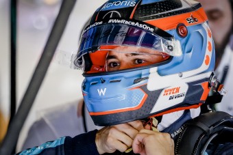 F1: A Red Bull kémjét ülteti autóba a Mercedes