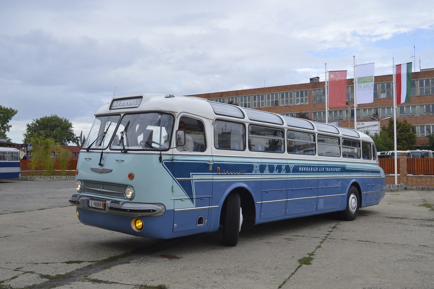 Felemelő, ami ma az Ikarus-gyárnál történt 1