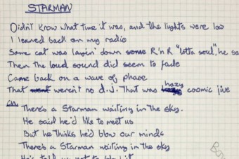 Komoly vagyont adtak egy dalszövegért, amit David Bowie kézzel írt