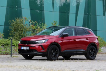 Ennyit tud ma egy földközeli Opel