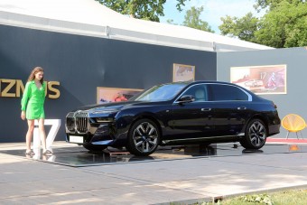 Méregdrága villanyautók hódítanak Magyarországon