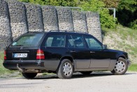 Családi Mercedes 1988-ból, amitől garantált a libabőr 1