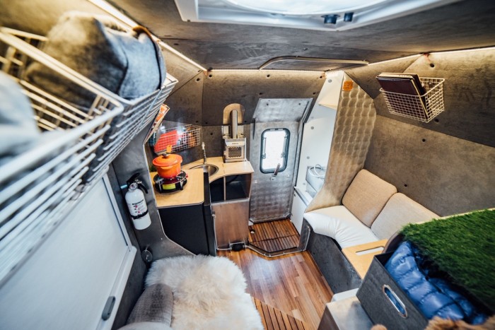 Tökéletes lakóautó lehet egy átlagos pickupból ezzel a kiegészítővel 3