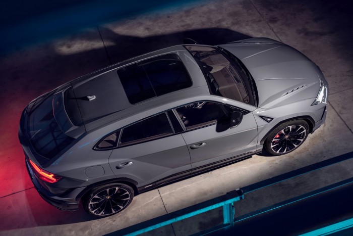 Erősebb, elegánsabb lett a Lamborghini Urus 6