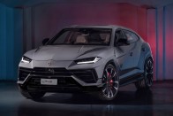 Erősebb, elegánsabb lett a Lamborghini Urus 32