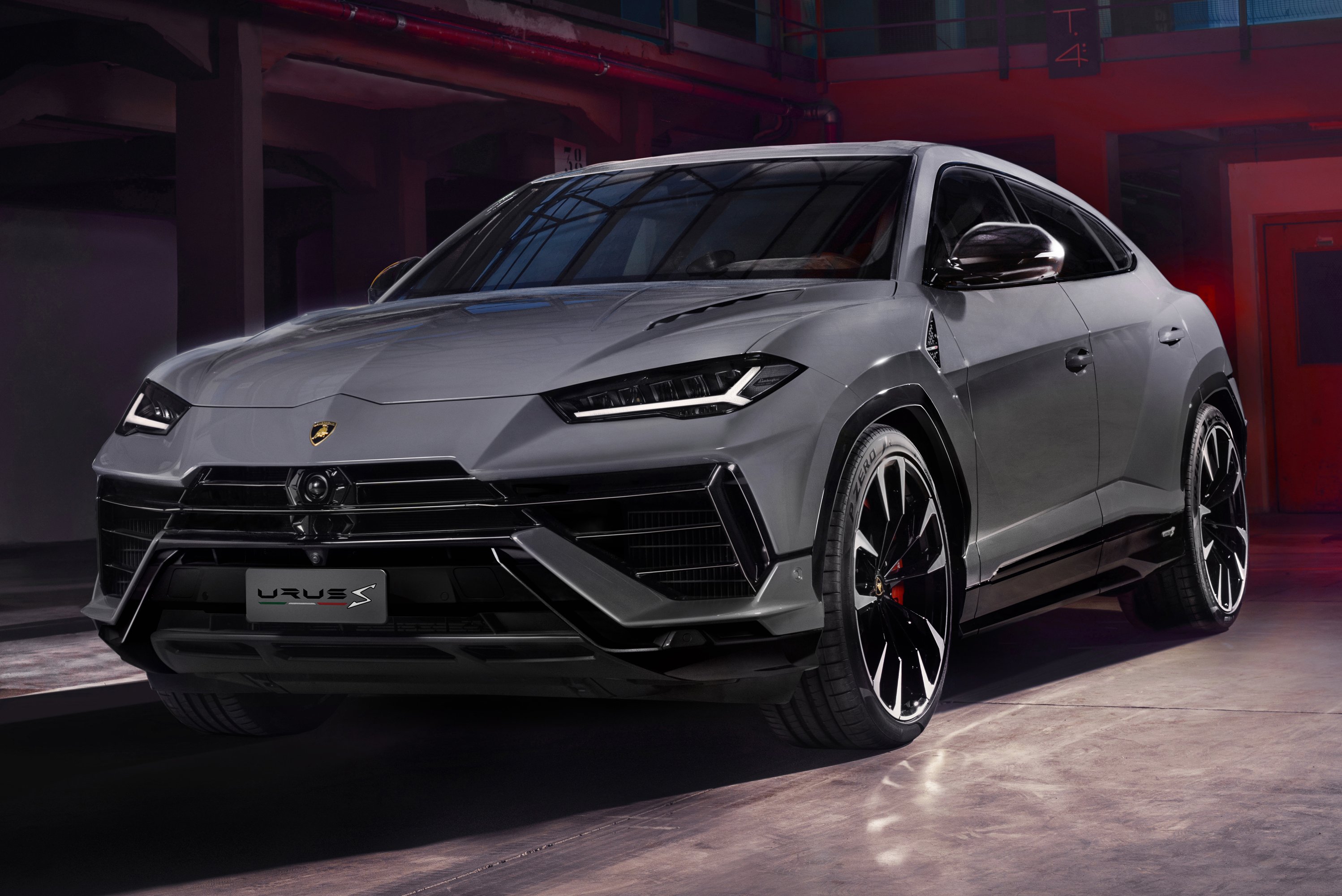 Erősebb, elegánsabb lett a Lamborghini Urus 4