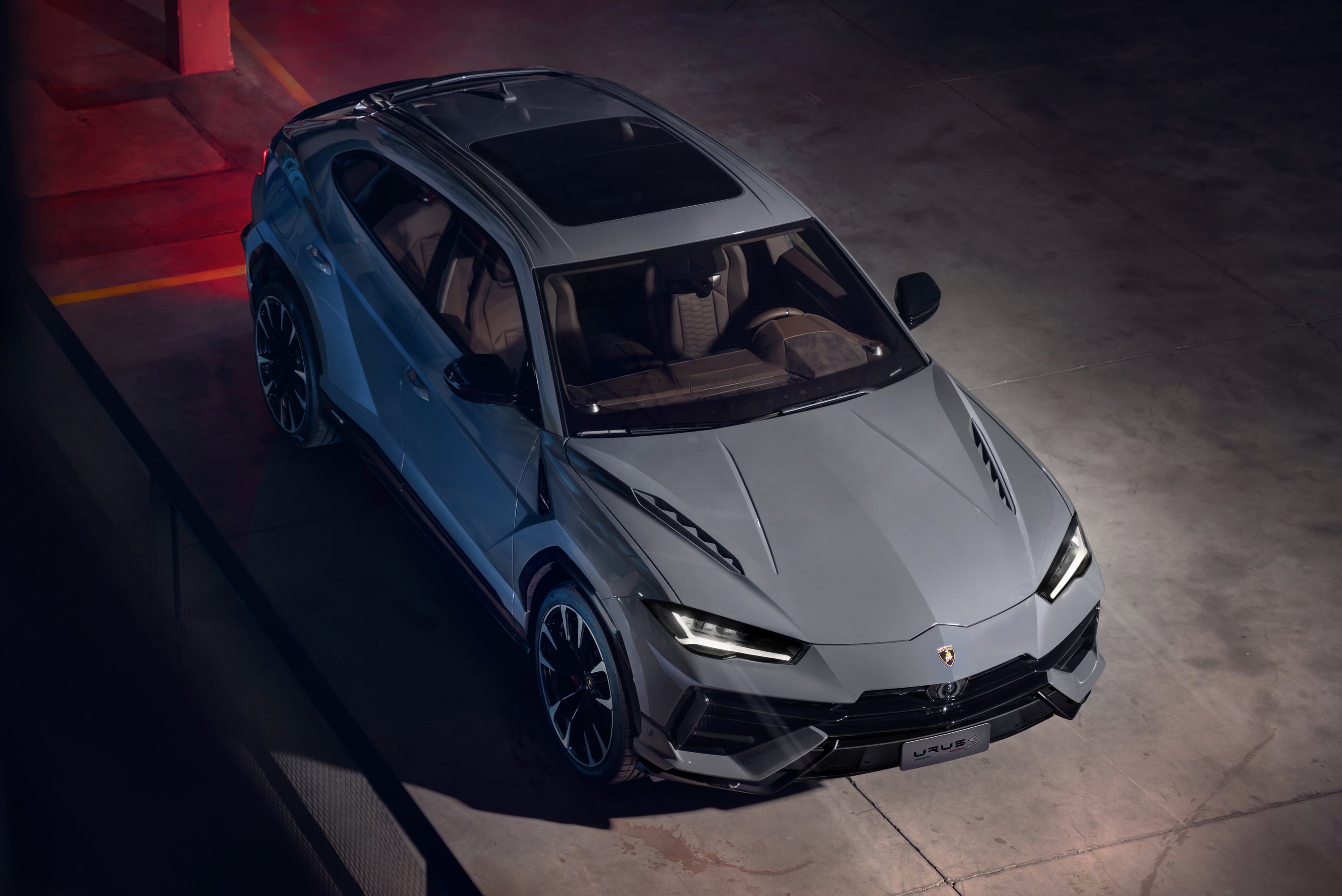 Erősebb, elegánsabb lett a Lamborghini Urus 5