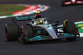 F1: Frusztráló versenyre számít Hamilton