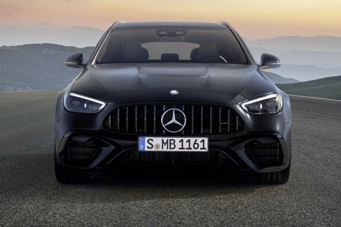 A Mercedes is kivonul Oroszországból