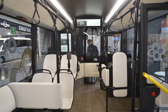 Tisztítja a levegőt a legújabb városi autóbusz 3 | Vezess Tisztítja a levegőt a legújabb városi autóbusz 3