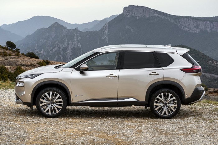 Lecserélte zászlóshajóját a Nissan 6