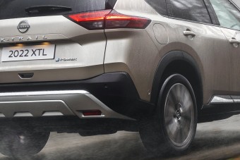 Videón a Nissan hétszemélyes, összkerekes hibridje