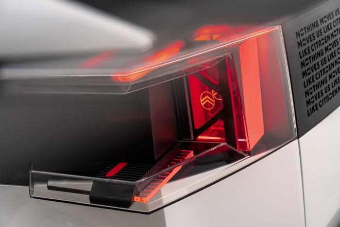 Elképesztő ötletbomba a legújabb Citroën 15 | Vezess Elképesztő ötletbomba a legújabb Citroën 15