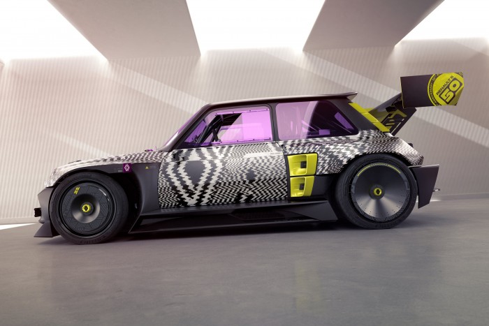 Bitang versenyautót épített a Renault 9