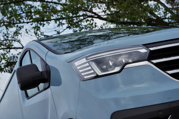 Ebben még tisztességes dízelmotor dolgozik – Renault Trafic 57 Ebben még tisztességes dízelmotor dolgozik – Renault Trafic 57