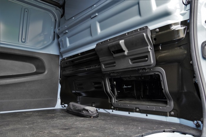 Ebben még tisztességes dízelmotor dolgozik – Renault Trafic 55 Ebben még tisztességes dízelmotor dolgozik – Renault Trafic 55