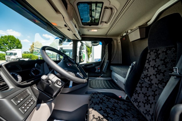 Forgalomba álltak hazánk első hibrid teherautói 4