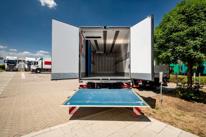 Forgalomba álltak hazánk első hibrid teherautói 5