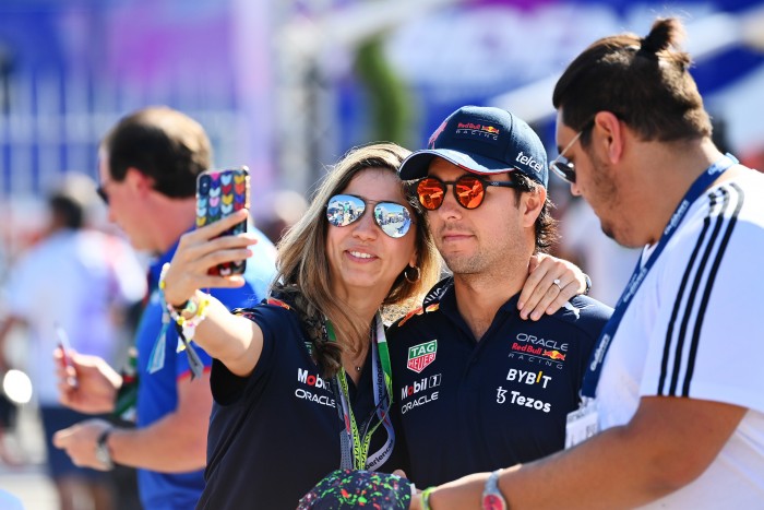F1: Égő fékekkel ment, a kiesés szélén táncolt Pérez 1 F1: Égő fékekkel ment, a kiesés szélén táncolt Pérez 1