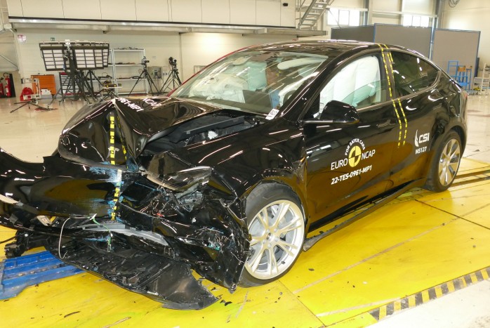 Ez minden idők legbiztonságosabb autója 8