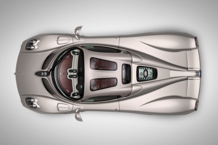 Itt az új Pagani: 860 lóerő, kézi váltó 12