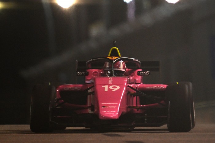 Közel az összeomláshoz a “női F1”