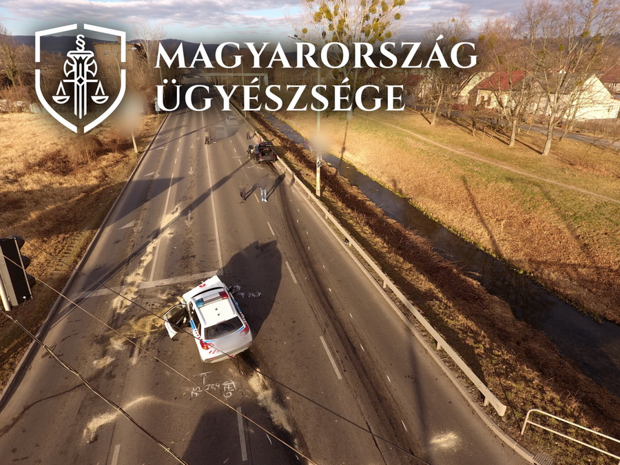 Súlyosan megsérült két rendőr, amikor a menekülő autós frontálisan beléjük szállt 1