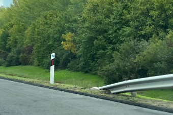 Tudod, mit jelent ez a pici szám az autópályákon?