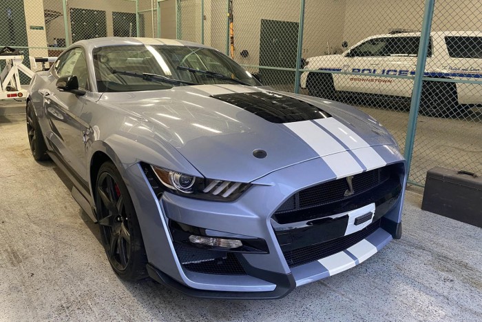 Álomautót lopott, majd leugrott a hídról