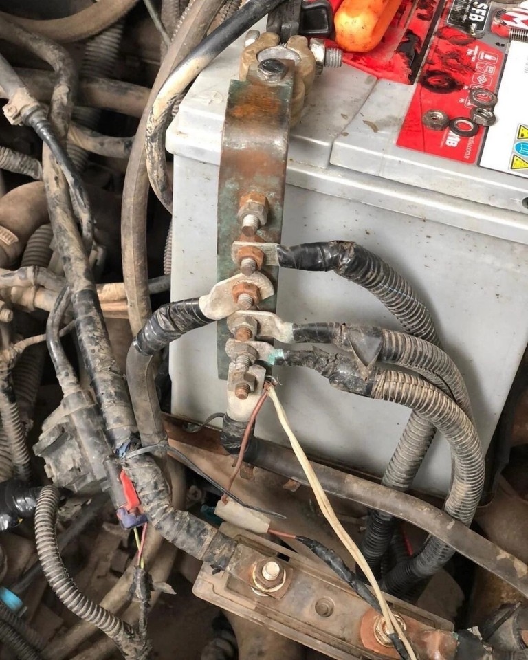 19 friss sírva röhögős fotót húztunk fel a műhelypokolból 5