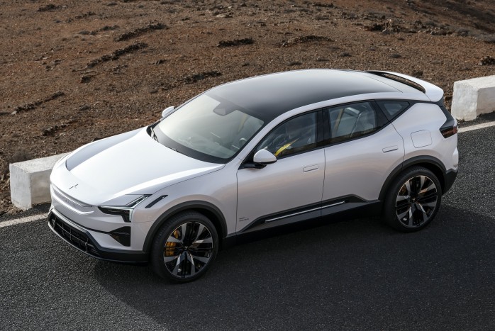 Úgy tervezték ezt a terepjárót, mintha sportkocsi volna 11 | Vezess Úgy tervezték ezt a terepjárót, mintha sportkocsi volna 11