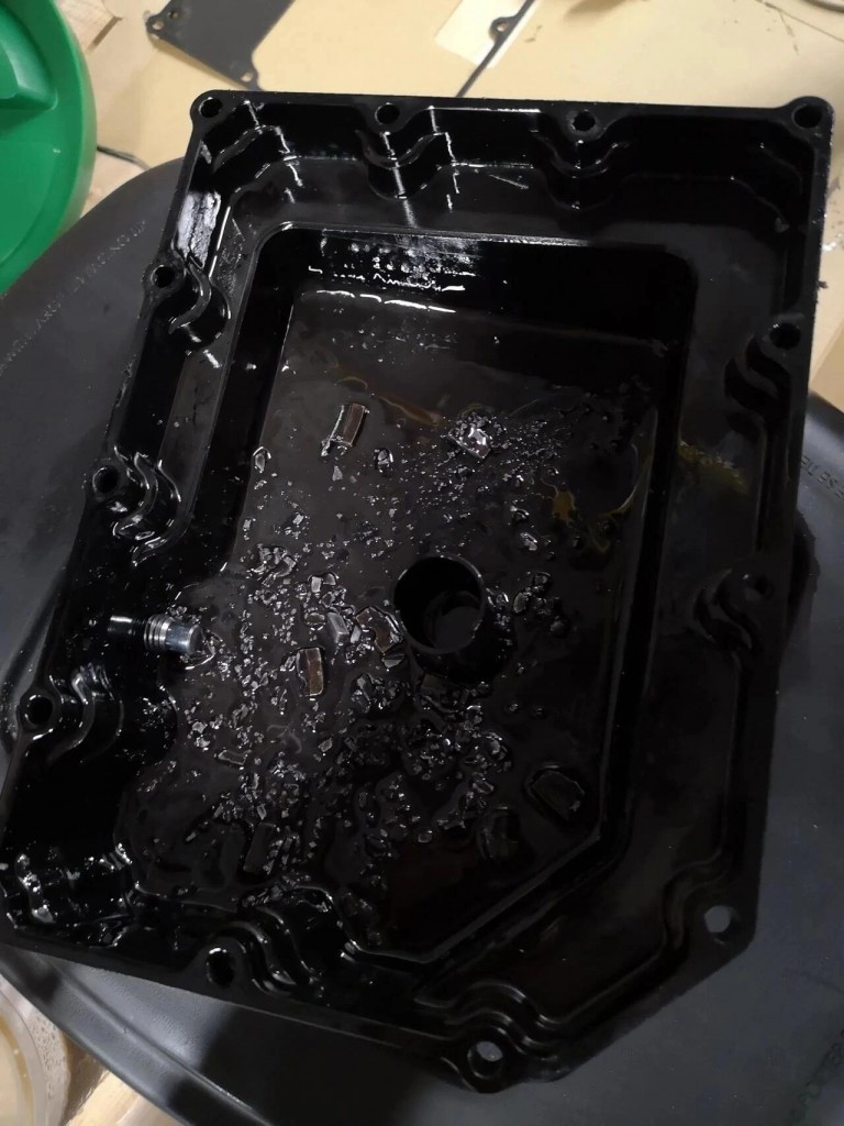 19 friss sírva röhögős fotót húztunk fel a műhelypokolból 11