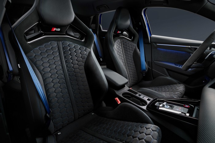 Ez a világ leggyorsabb kompakt autója 8